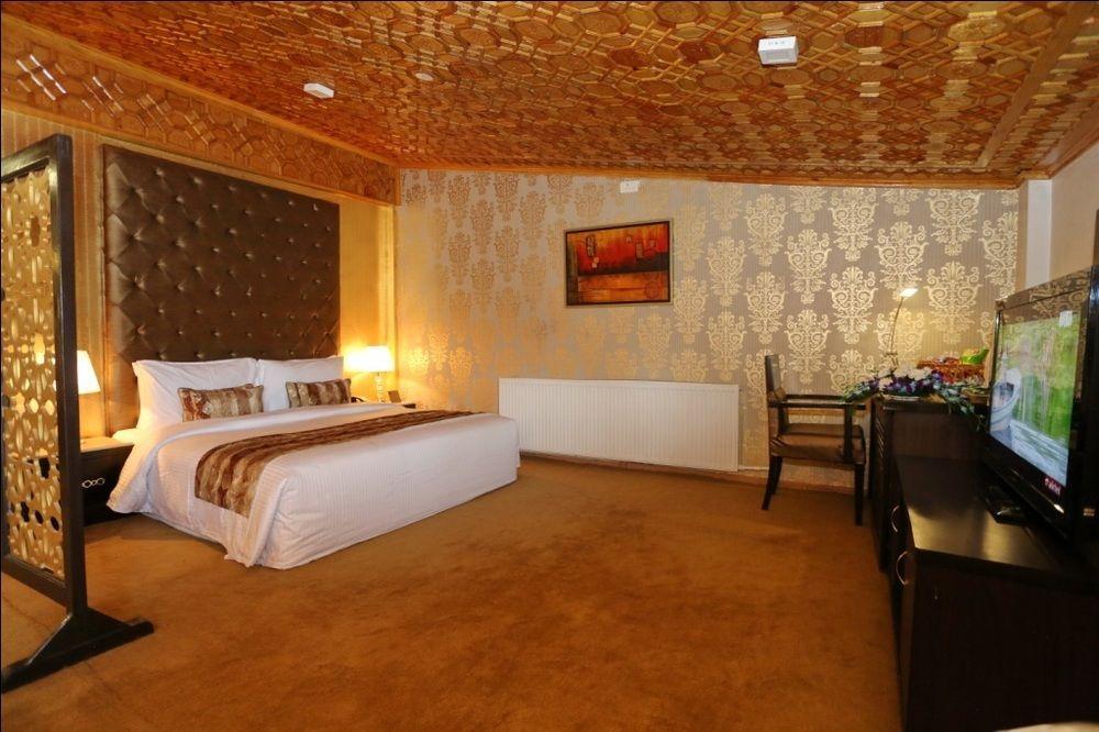 Batra Hotels And Residences Srīnagar Eksteriør billede