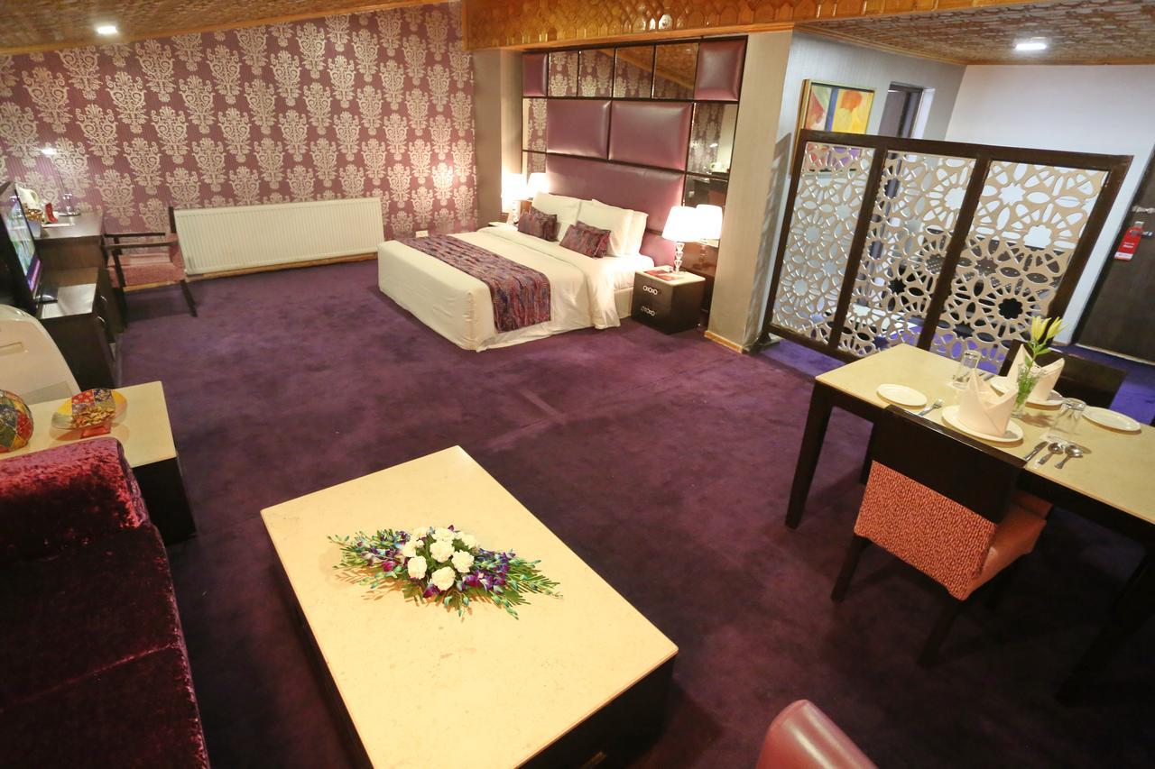 Batra Hotels And Residences Srīnagar Eksteriør billede